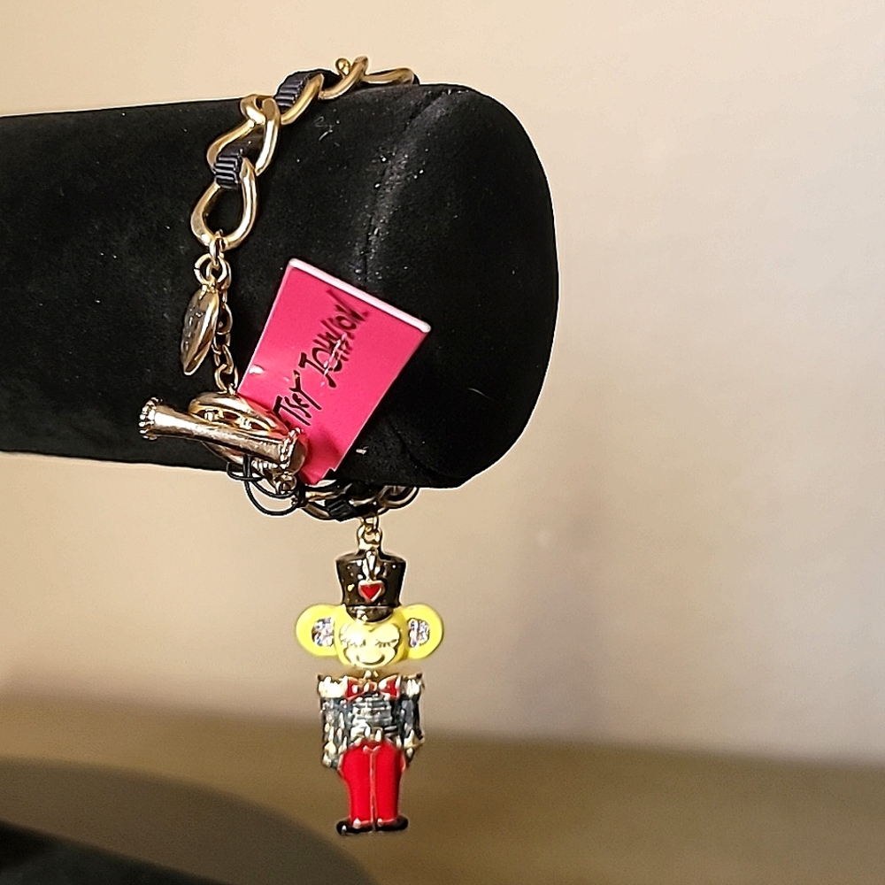 New Vintage! BETSEY JOHNSON Dream Closet Christmas Monkey King Bracelet.